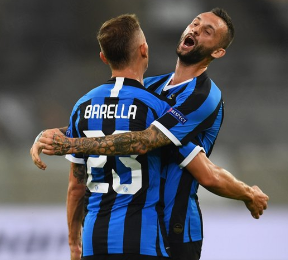 赛后签名拍 赛后签名拍